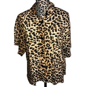 DR 2 Top Blouse Large Animal Print Cheetah Leopard Print Large Buttons 26L X 23W